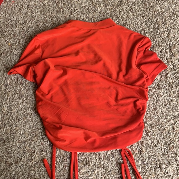 Red ruched crop top - Picture 2 of 2